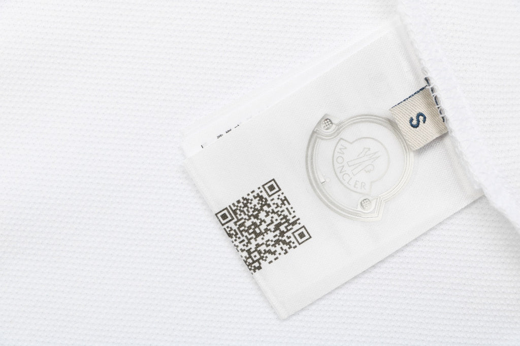 Moncler Signature Script Logo Contrast Collar Short Sleeve Polo Shirt — White / Black